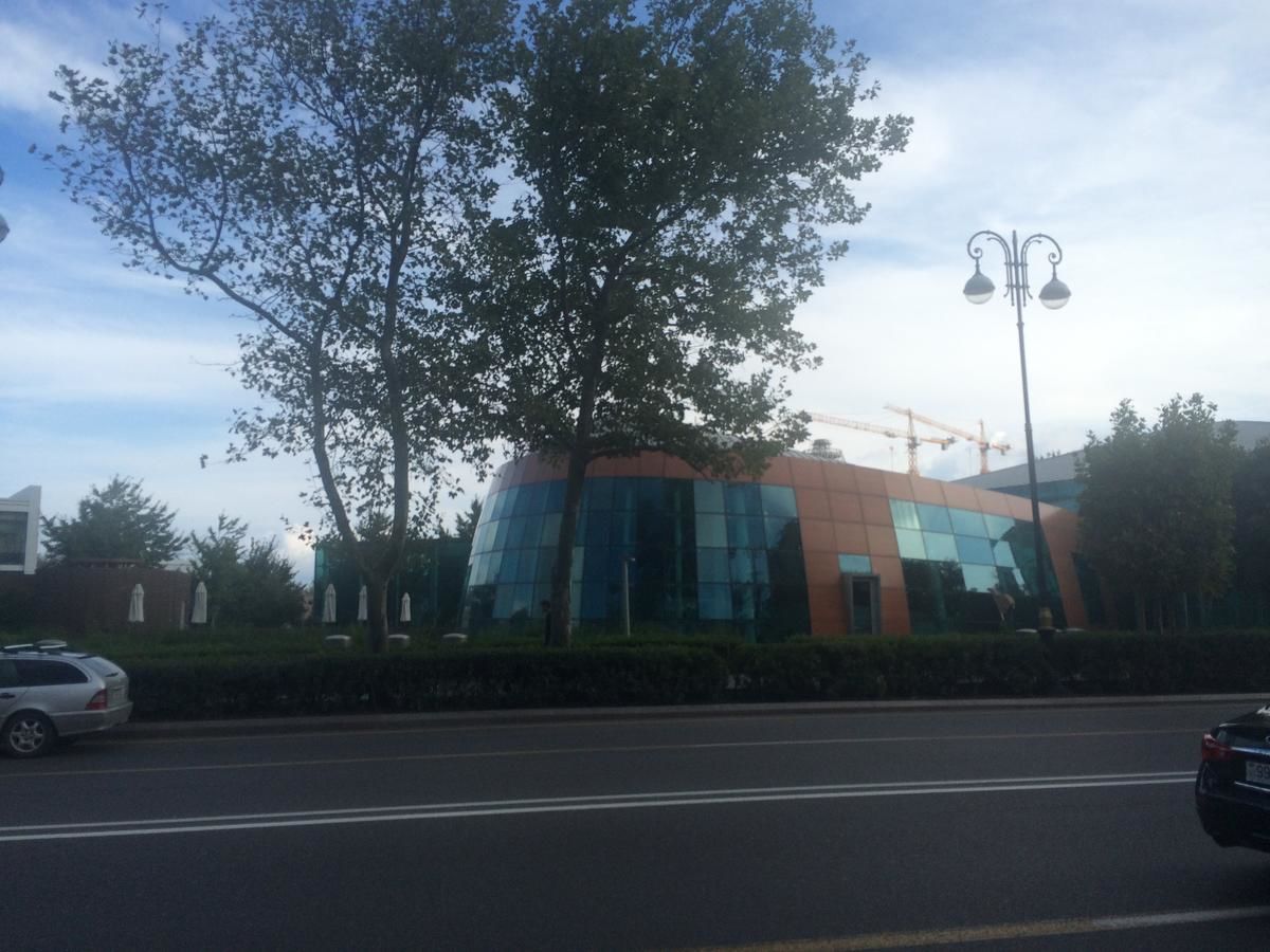 Апартаменты Azneft Square Apartment Баку-9