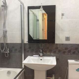 Апартаменты Azneft Square Apartment Баку Апартаменты Делюкс-20